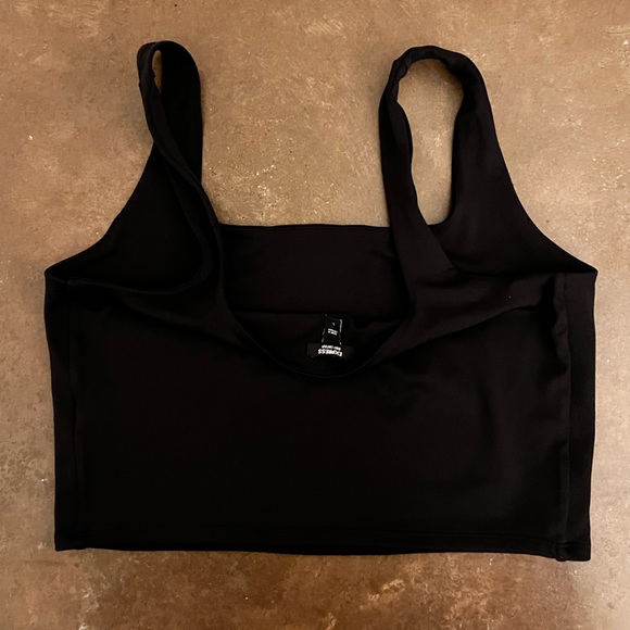 Express Black Crop Top - Picture 2 of 2